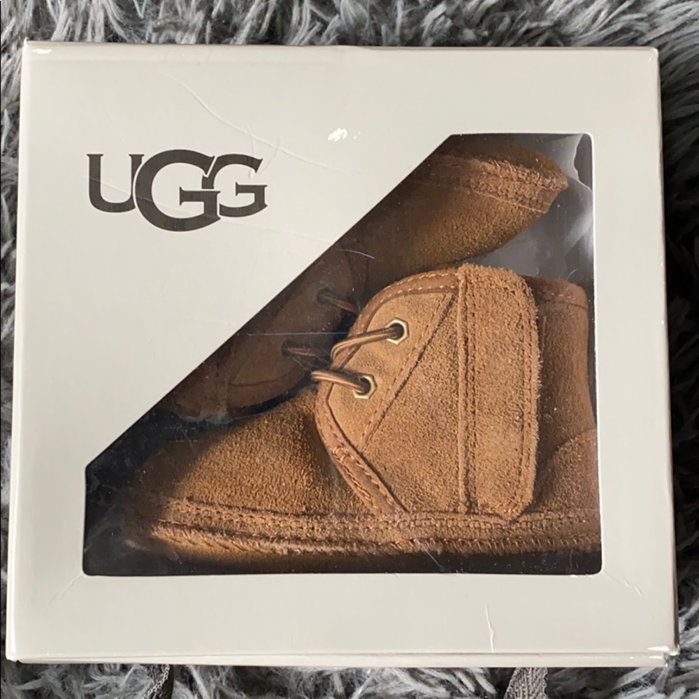 Baby Ugg’s size 4/5.